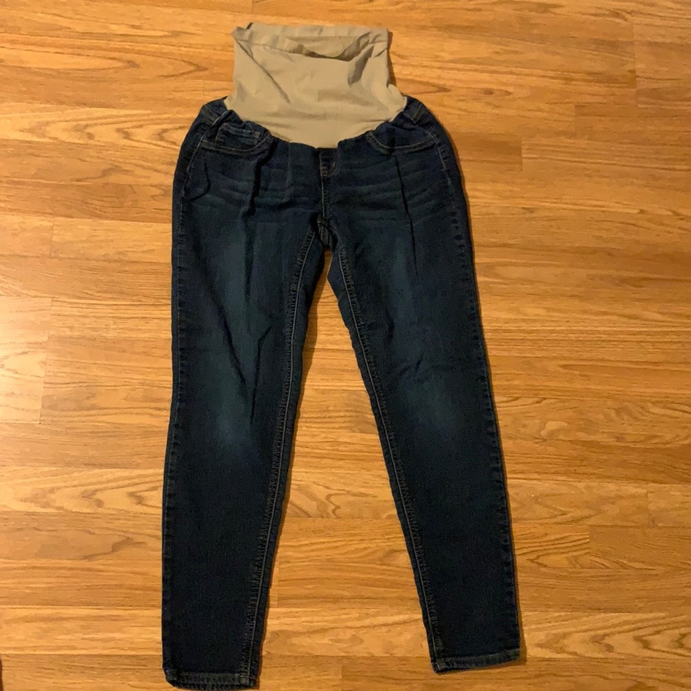 Size large super comfy maternity jeans